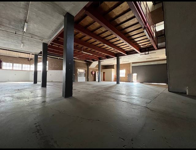 673M² WAREHOUSE FOR SALE IN HENNOPSPARK